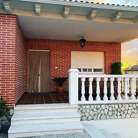 بيت للعطل Casa A La Orilla Del Valcorba *