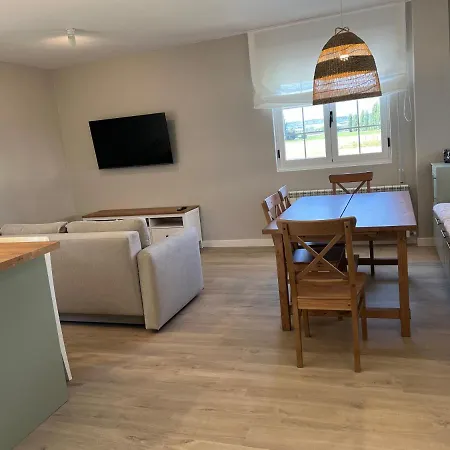 بيت للعطل Casa A La Orilla Del Valcorba *