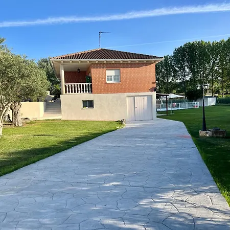 Casa A La Orilla Del Valcorba Santibáñez de Valcorba